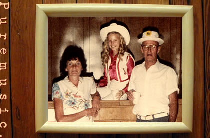 Elizabeth with her Mom and Dad