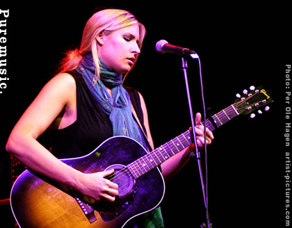 Holly Williams