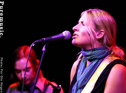 Holly Williams